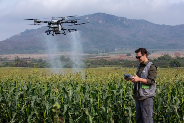 DJI Agras T100 in misiune